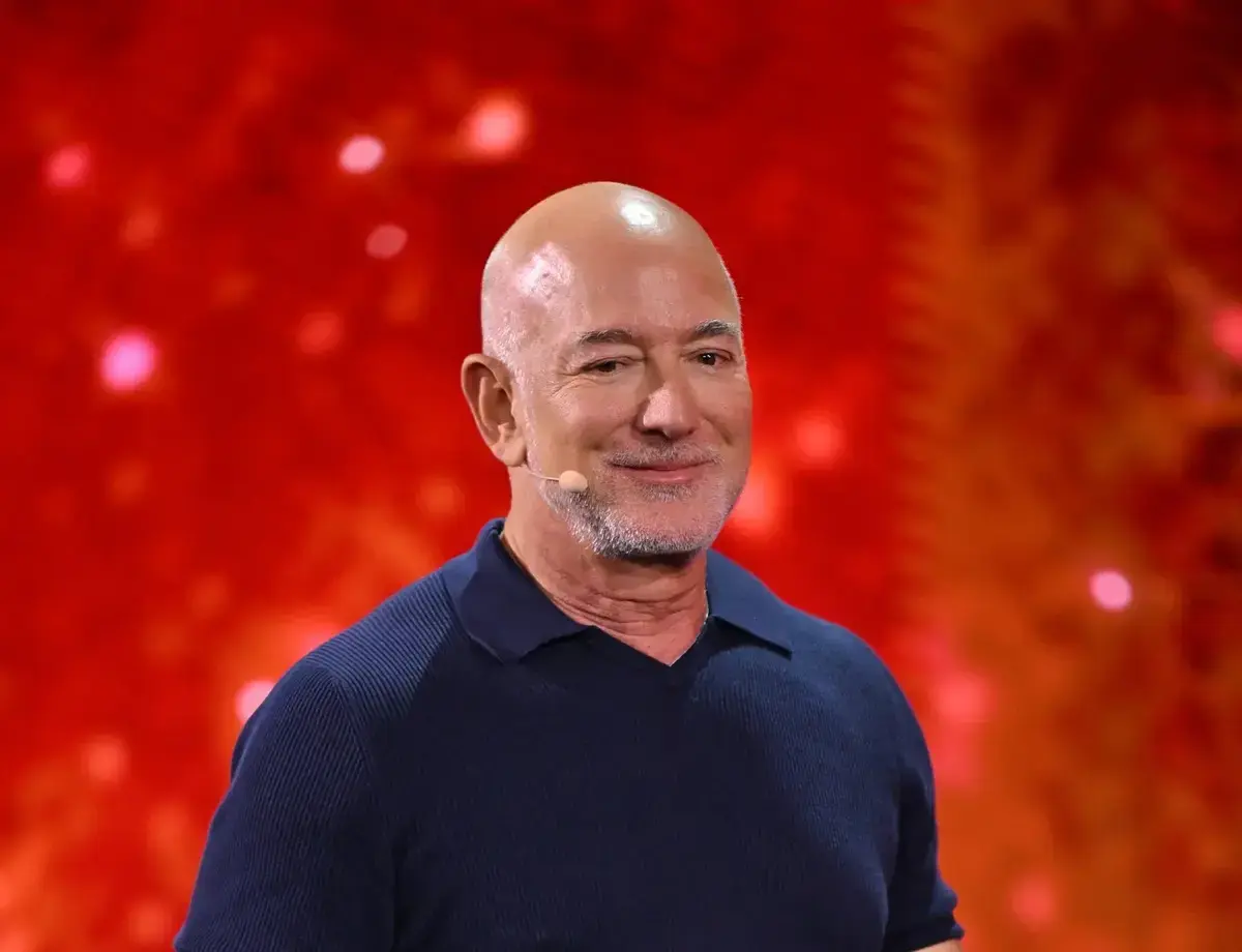 Bezos devine acționar la Liverpool