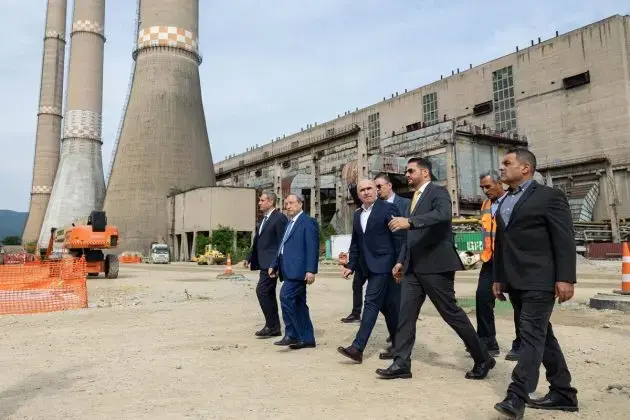 Centrala pe gaze avansează rapid spre finalizare – vizită a premierului Bolojan