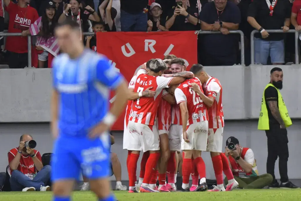 Dinamo a învins Universitatea Craiova cu 5-1 într-un derby spectaculos