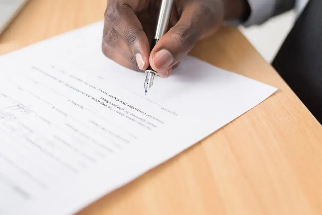 Încetarea contractului consilierului personal al primarului: opinia INM