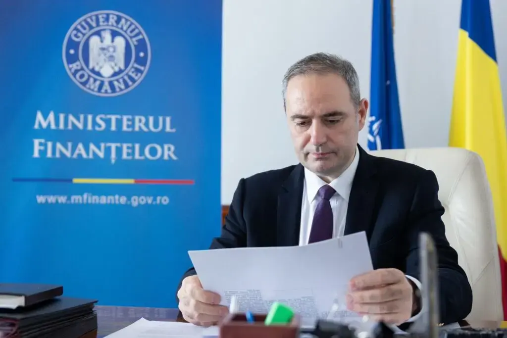 Ministerul Finanțelor elimină obligativitatea sistemului E-factura pentru drepturile de autor