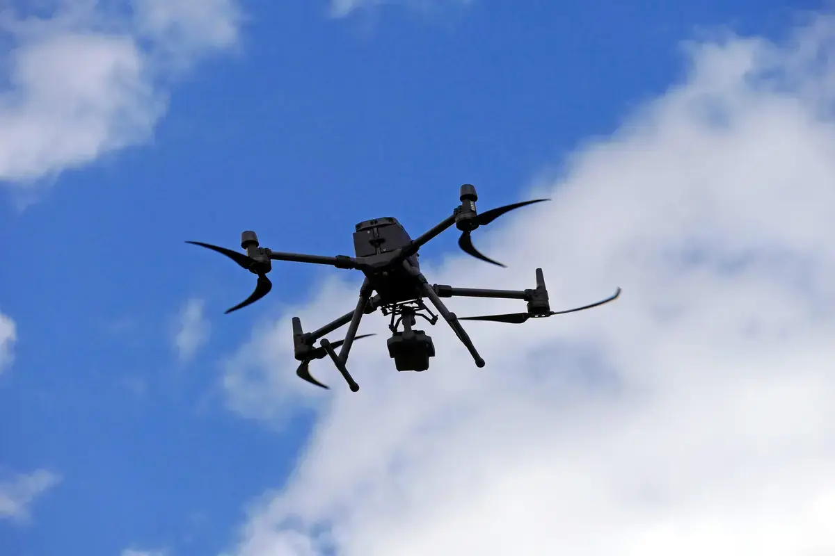 Pensionar rus amendat pentru că a tras în drone