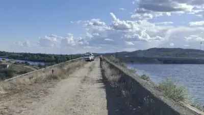 Cadavru de femeie descoperit într-o valiză pe râul Olt, în Vâlcea