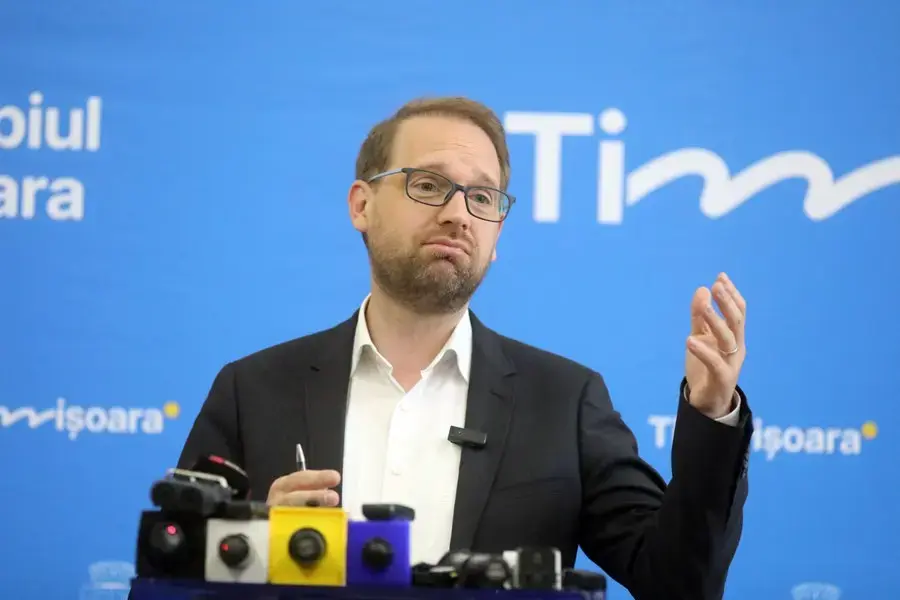 Dominic Fritz critică rezistența angajaților din primărie față de reorganizarea instituției