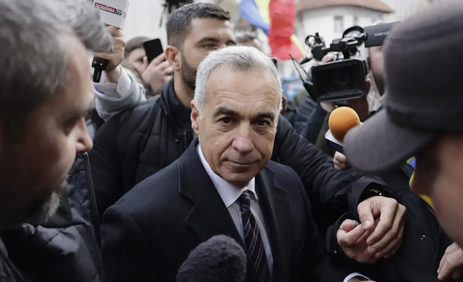 Georgescu, oprit în trafic și percheziționat la domiciliu: DIICOT urmărește o fraudă de 1,1 milioane de euro
