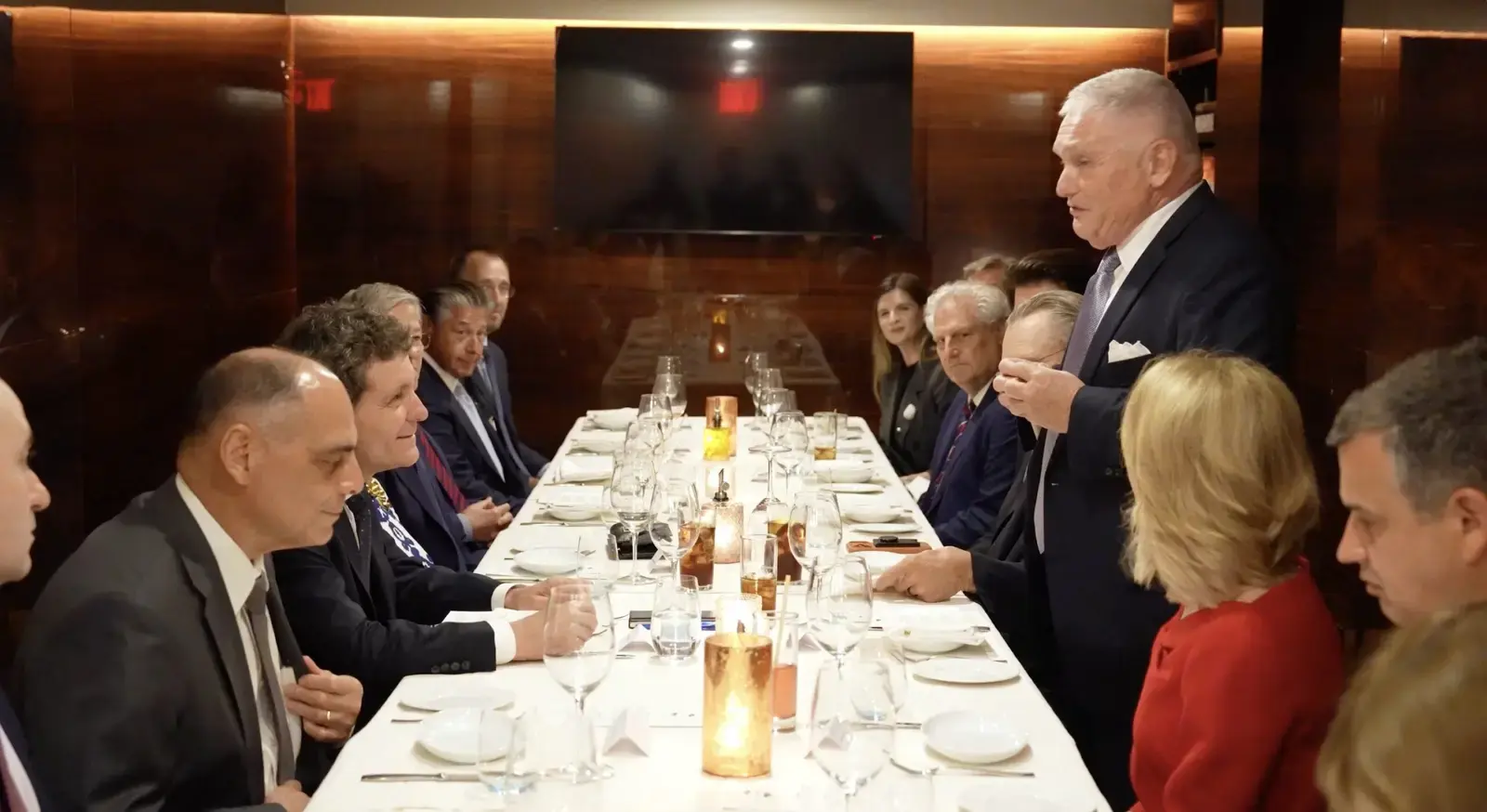 Nicușor Dan a discutat la New York cu foști ambasadori americani în România