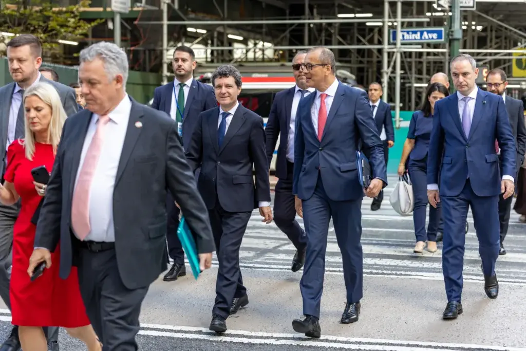 Nicușor Dan, blocat în criză: fără plan și fără pârghii