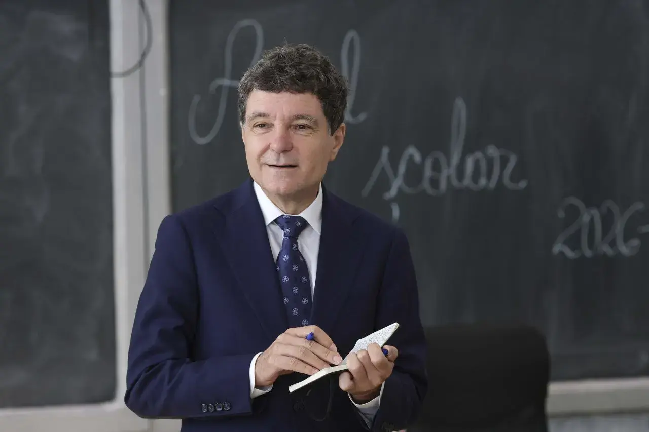 Nicușor Dan: MAE investighează închiderea clasei cu predare în română din Ucraina