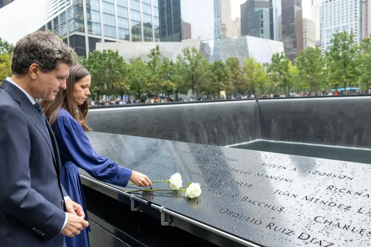 Președintele Nicușor Dan și Mirabela Grădinaru au onorat victimele 9/11 la New York