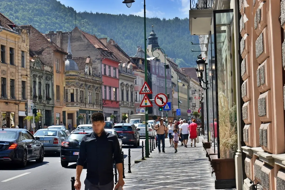 Primăria Brașov scoate la licitație cinci locuințe în cartierele centrale