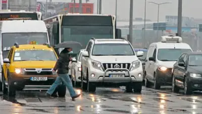 Vremea se răcește brusc: primii fulgi de zăpadă în România